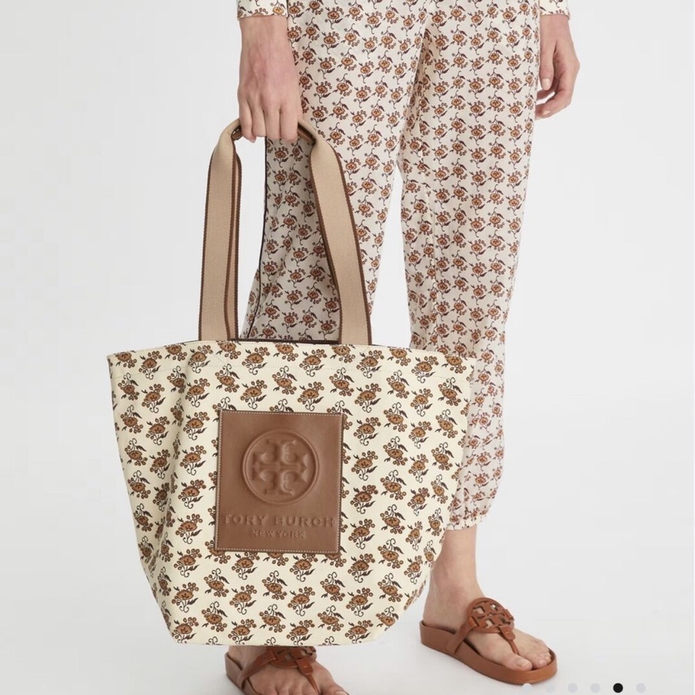 TORY BURCH Gracie Reversible Printed Canvas Tote - Curly Ditsy - Picture 5 of 16
